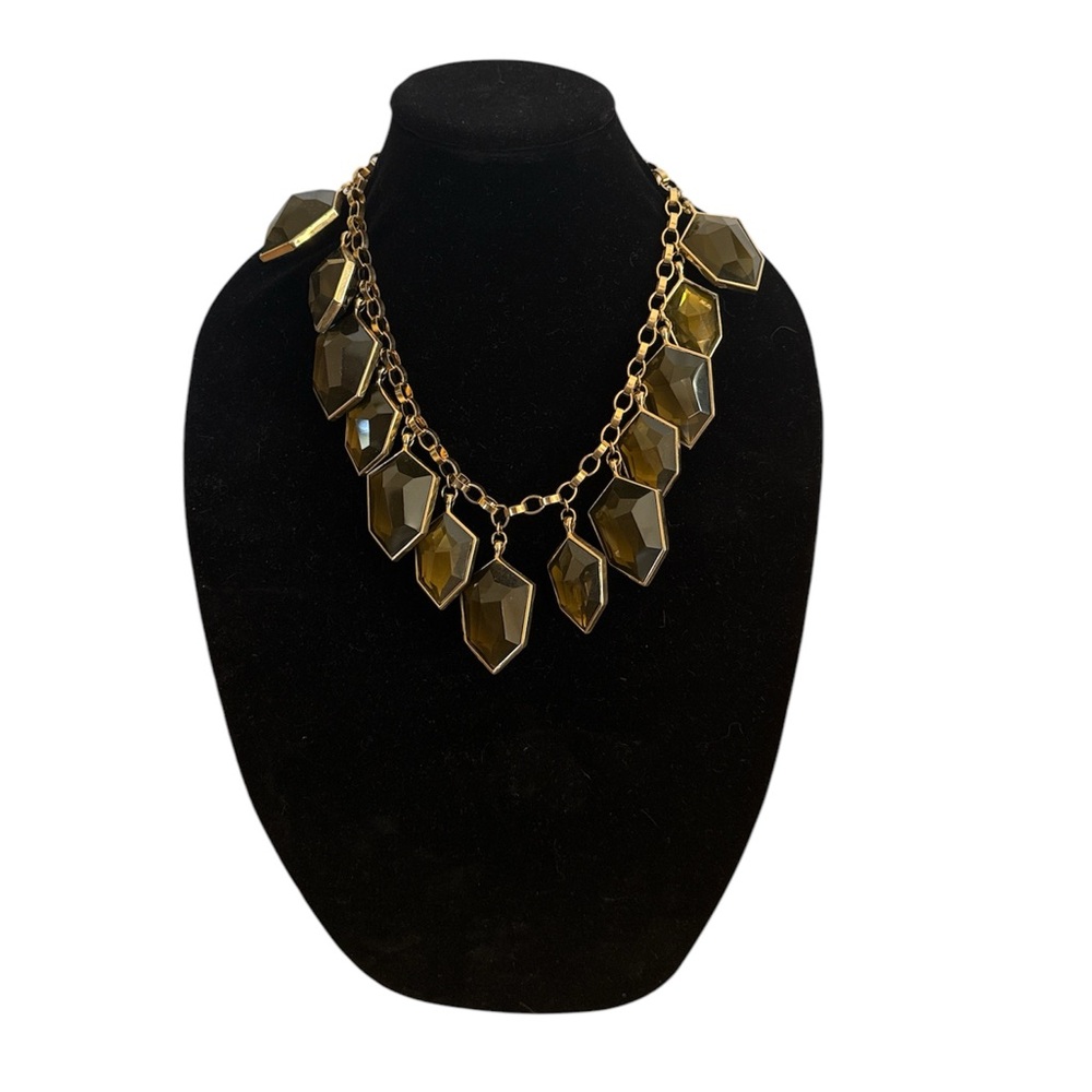 Excellent vintage crystal necklace. Dark green color with gold.